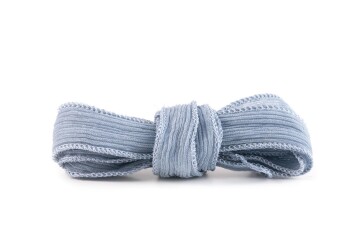Handgefertigtes Seidenband Crinkle Crêpe Eisblau 1m