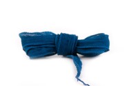 Handgefertigtes Seidenband Crinkle Crêpe Marineblau 1m