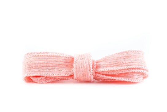 Handgefertigtes Seidenband Crinkle Crêpe Pastell Lachs 1m