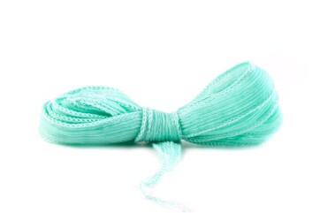 Handgefertigtes Seidenband Crinkle Crêpe Pastell Mint 1m