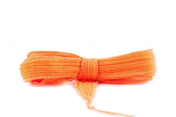 Handgefertigtes Seidenband Crinkle Crêpe Mandarine 1m