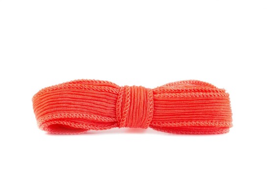 Handgefertigtes Seidenband Crinkle Crêpe Lachsorange 1m