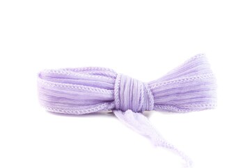 Handgefertigtes Seidenband Crinkle Crêpe Mauve 1m