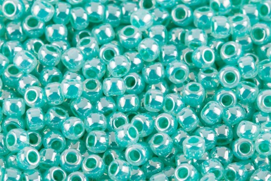 TR-11-920  Ceylon Light Sea Green 2,2mm TOHO 11/0 Rocailles 10g