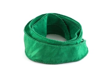 Handgefertigtes Habotai-Seidenband Blattgrün 20mm breit