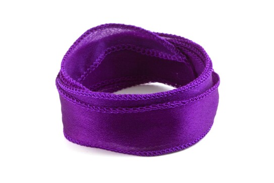 Nastro di seta Crêpe Satin Viola scuro cucito e tinto a mano 20mm di larghezza