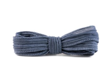 Handgefertigtes Seidenband Crinkle Crêpe Jeansblau 1m