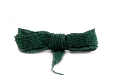 Handmade silk ribbon Crinkle Crêpe Ivy Green 20mm wide